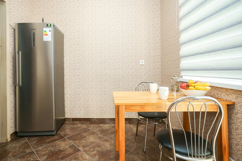 Светлая двухкомнатная квартира в тихом зелёном районе