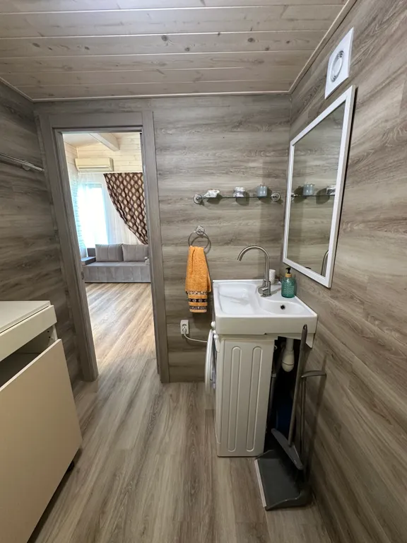 Новая квартира с балконом с видом на море