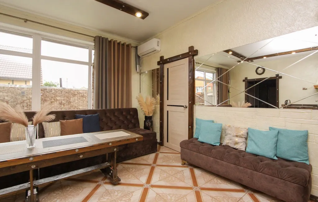 Современный дом с баней и караоке