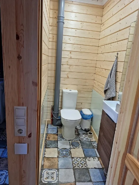 Коттедж на берегу реки в Рощино