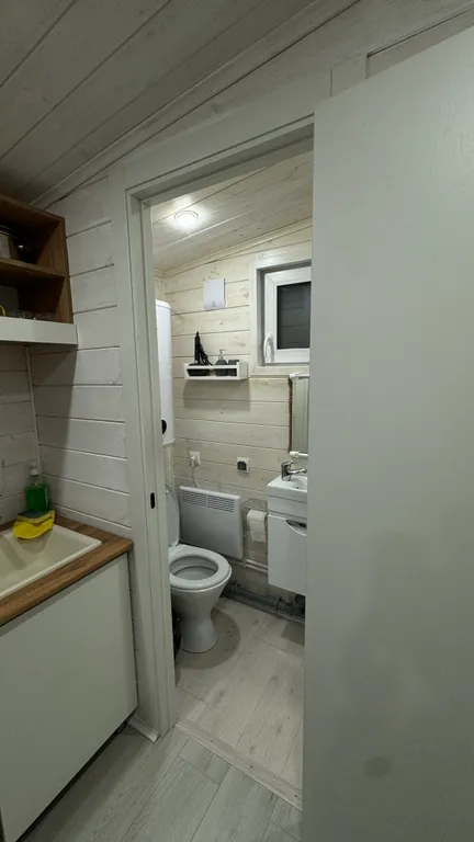 Небольшой уютный домик с чаном