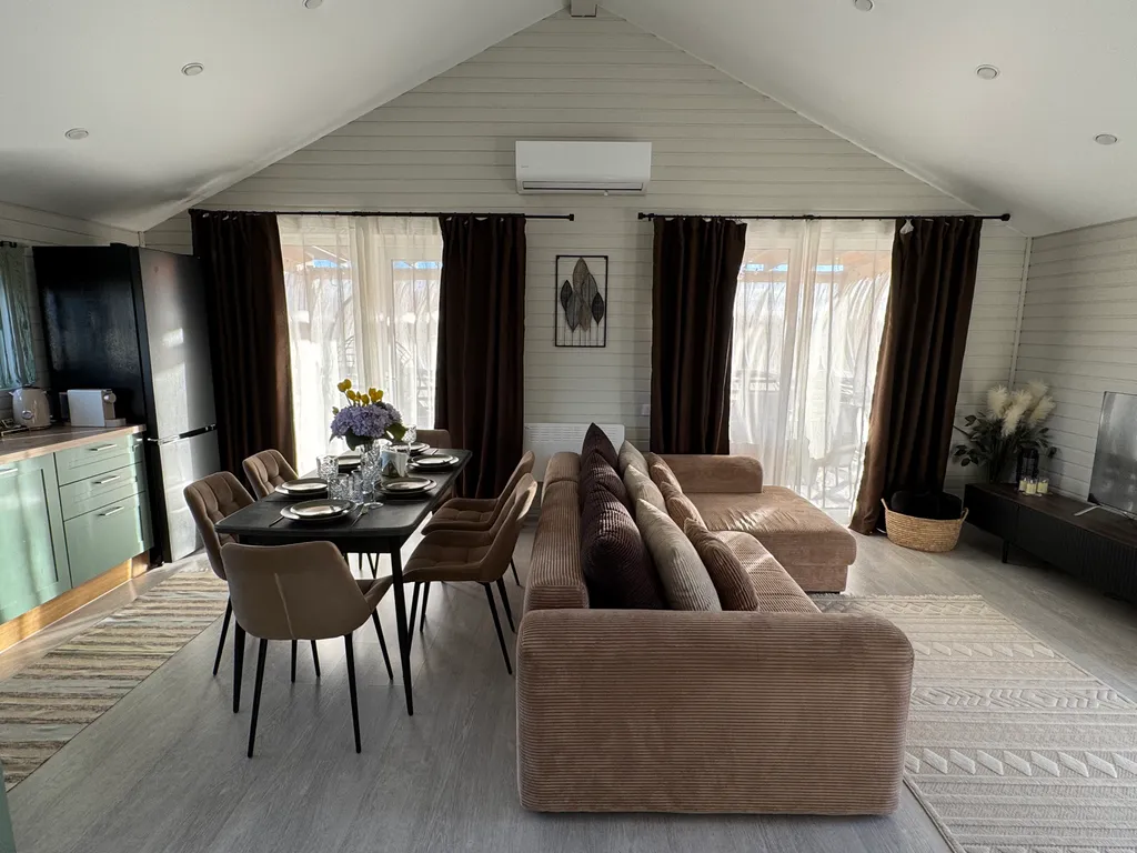 Уютный дом с верандой и чаном