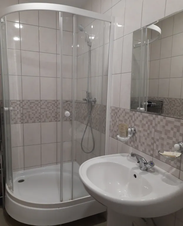 Двухместный " Улучшенный комфорт" ( 1 двуспальная кровать)