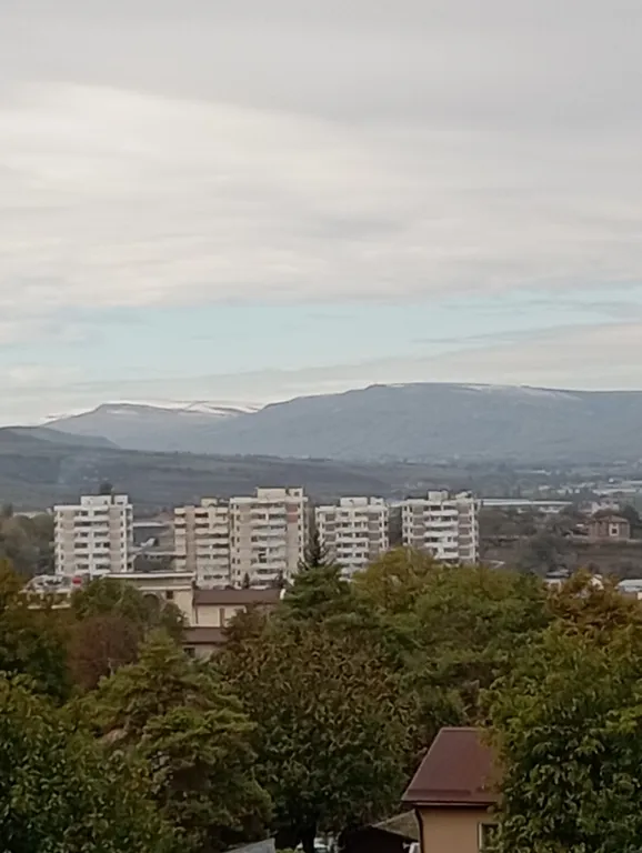 Уютная квартира с видом на горы и город