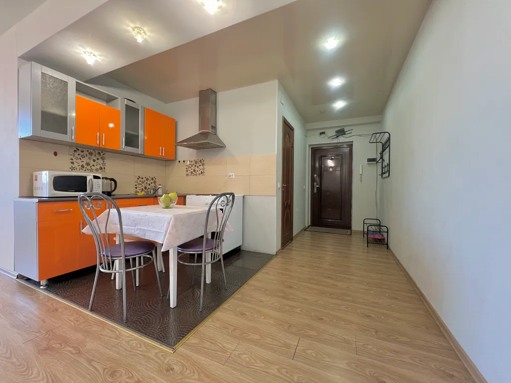 Теплая евро 2-к квартира на саянах. Не берем оплату за финальную уборку