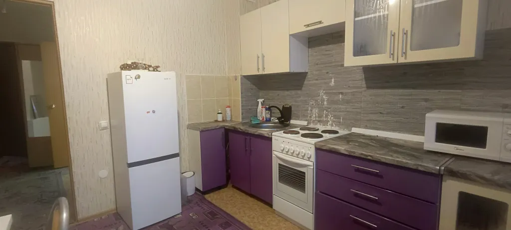 Уютная квартира с хорошим ремонтом — аренда посуточно в Лангепас