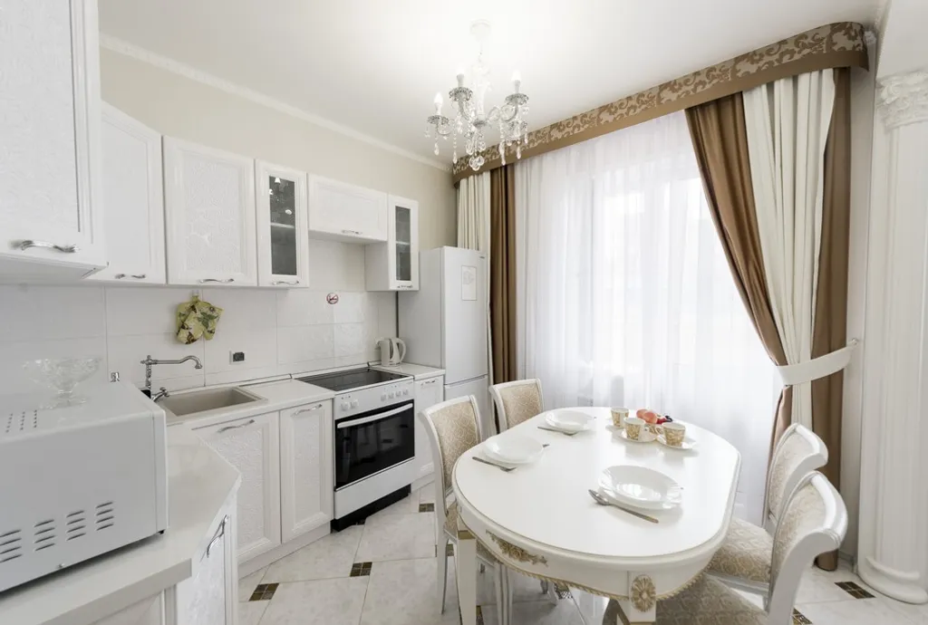 Студия в центре (рядом Суворовское училище и Хилтон)