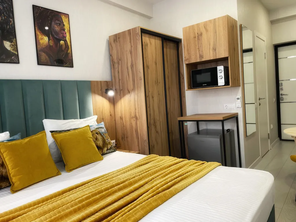 Апартамент в 3 минутах до моря с маленьким балконом и видом на горы