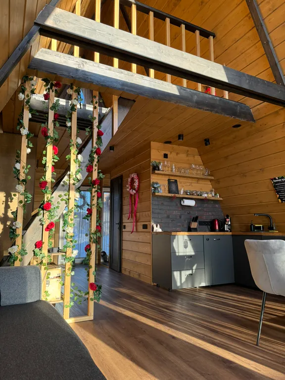 Современный дом у озера с купелью и своим катком. В феврале скидки