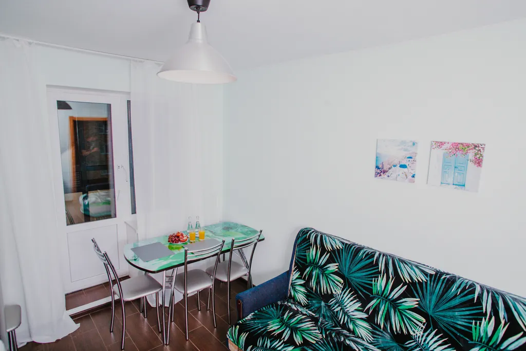 Светлая, чистая квартира на Парнасе