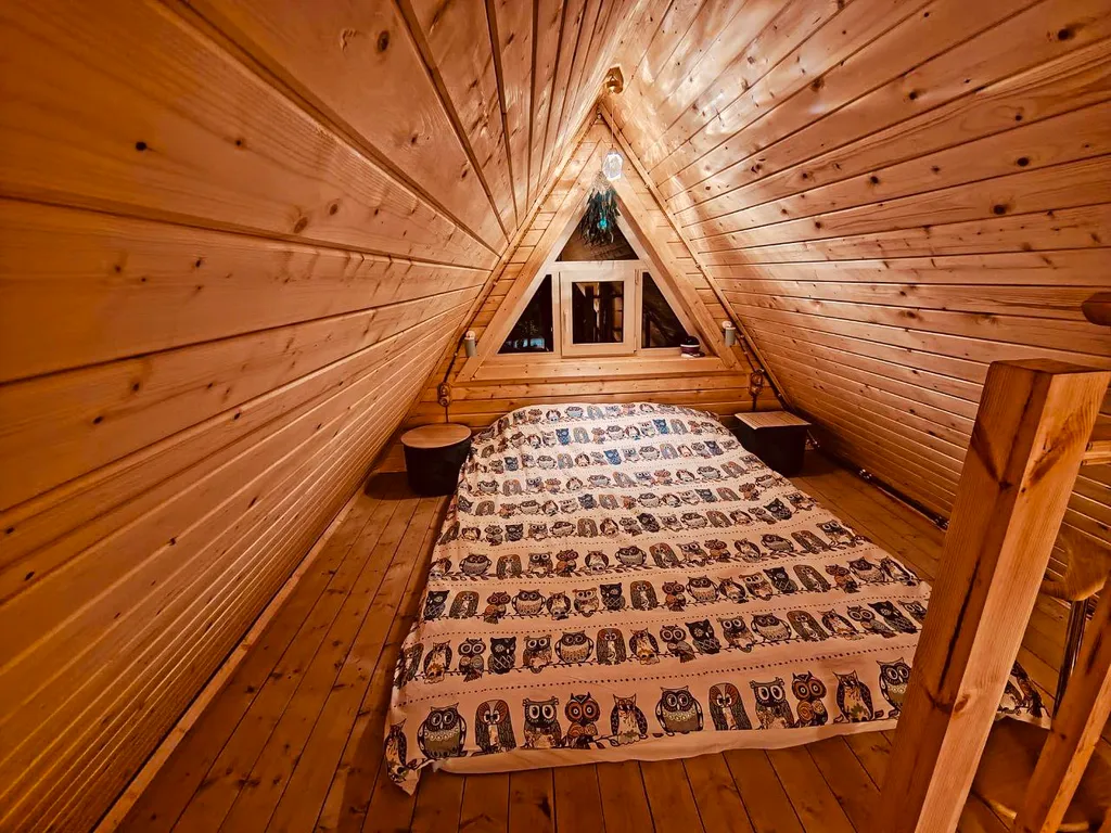 Домик а-фрейм на участке 10 соток