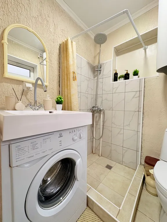 Уютный домик лофт - с двором, мангальной зоной и бесплатной парковкой