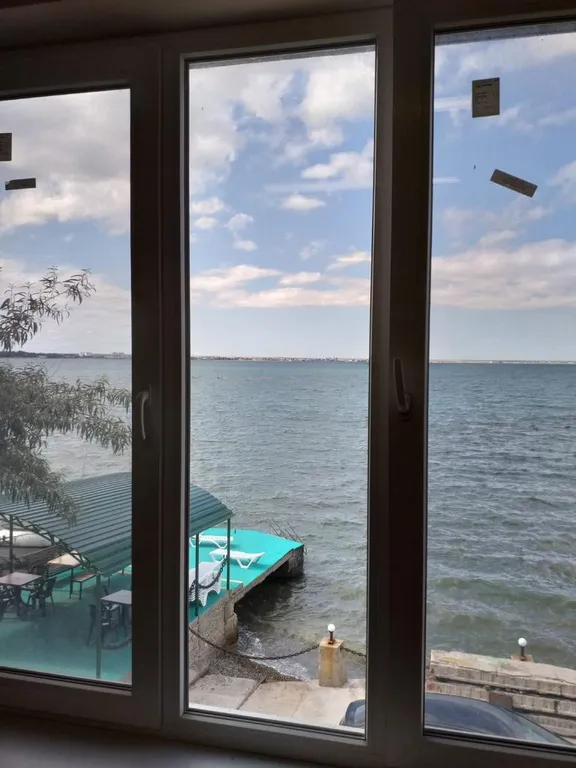 Эллинг у моря