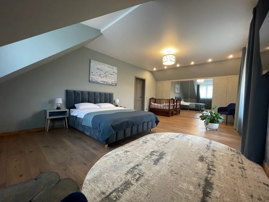 Загородный дом с баней и бассейном