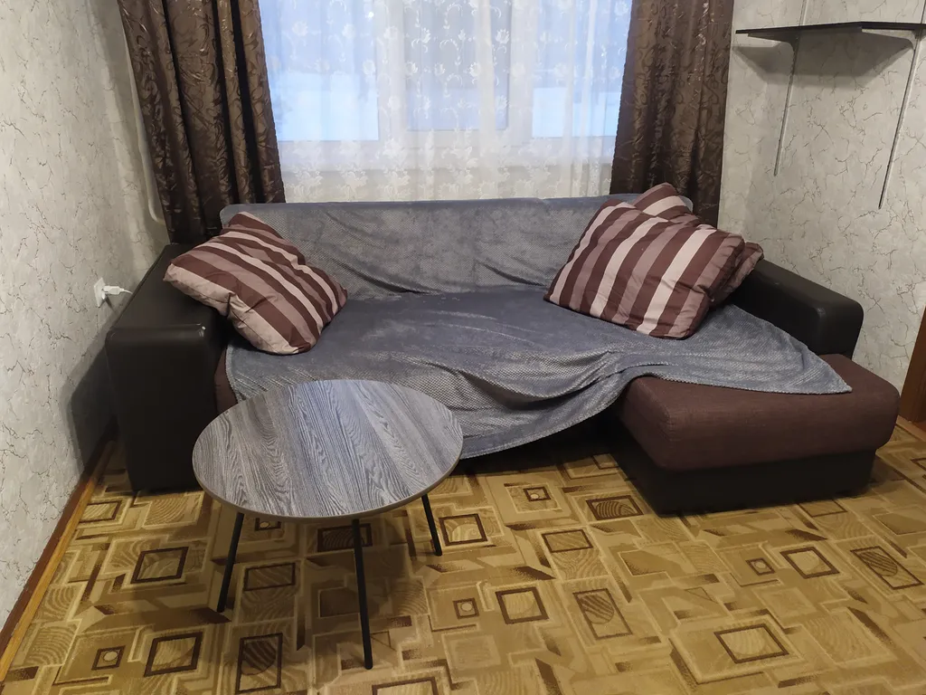 Светлая, уютная квартира с видом на аллею