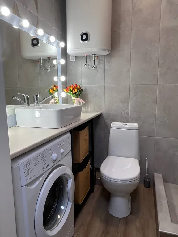 Милая студия в новом доме рядом с озером и набережной