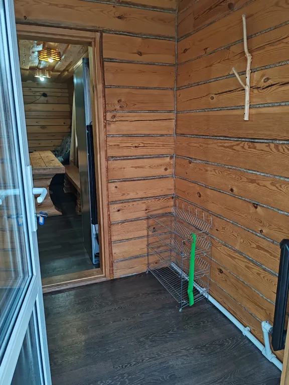 Первый этаж - студия в двух этажном доме