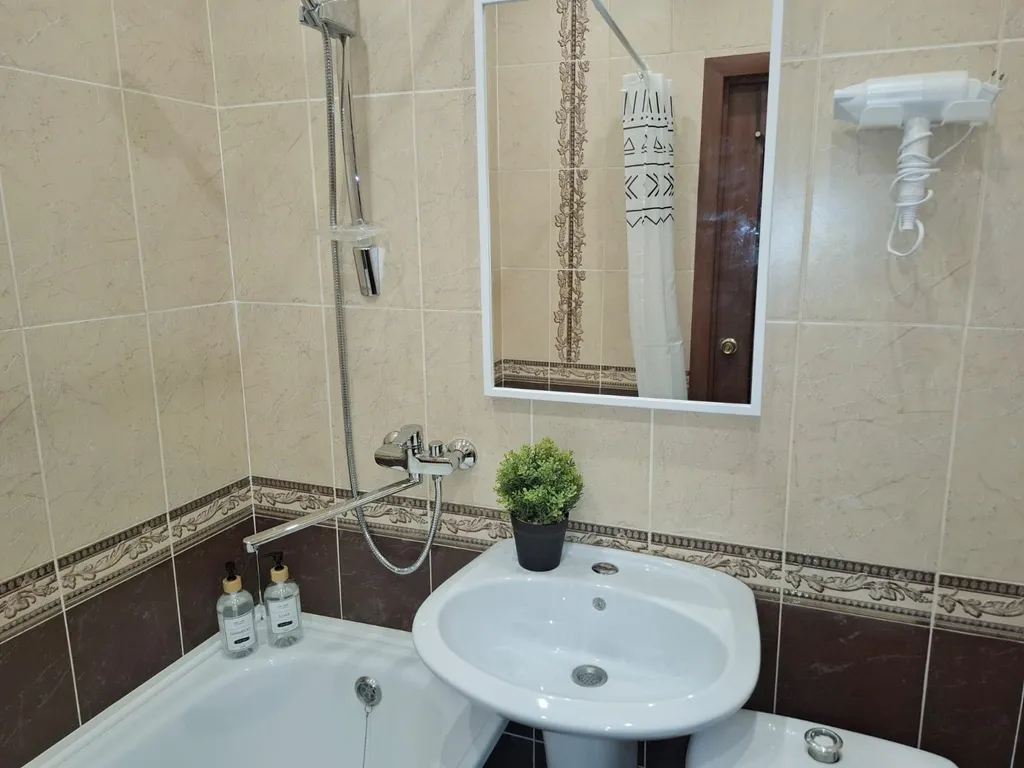 Квартира с центре Нефтяников