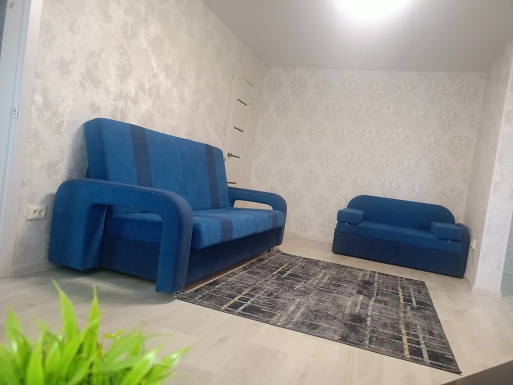 Уютная 2-комнатная квартира в центре — аренда посуточно в Омск