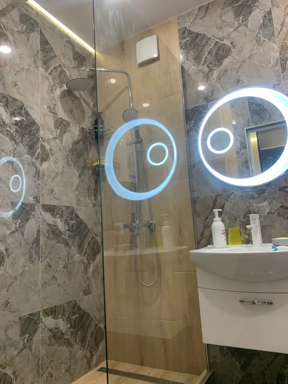 Студия в центре города с дизайнерским ремонтом