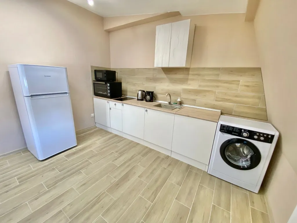 Эллинг у реки