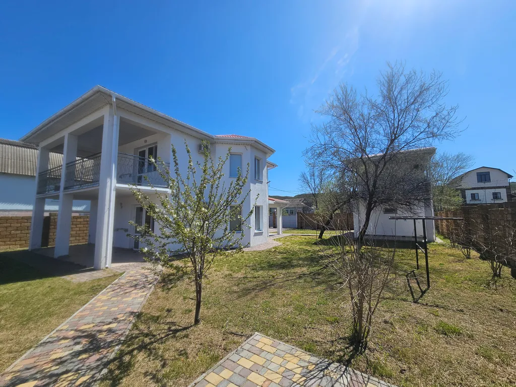 Коттедж Дом в 5 минутах от моря — Новоотрадное