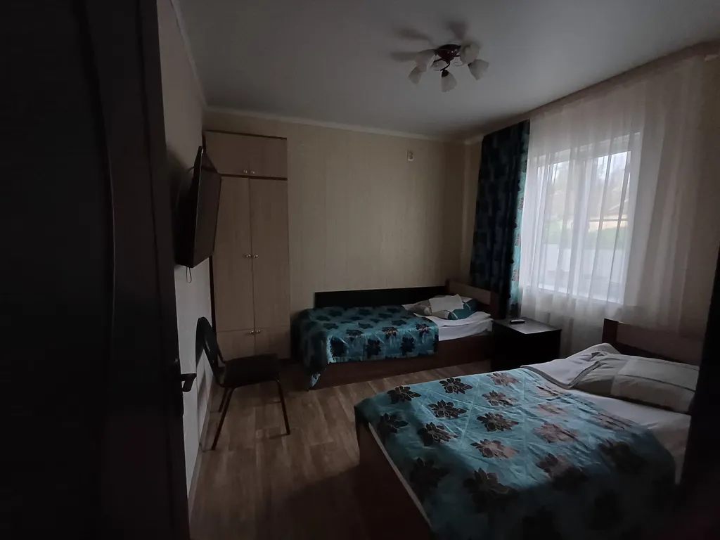 Уютный двухэтажный дом в центре города ( 1 этаж)