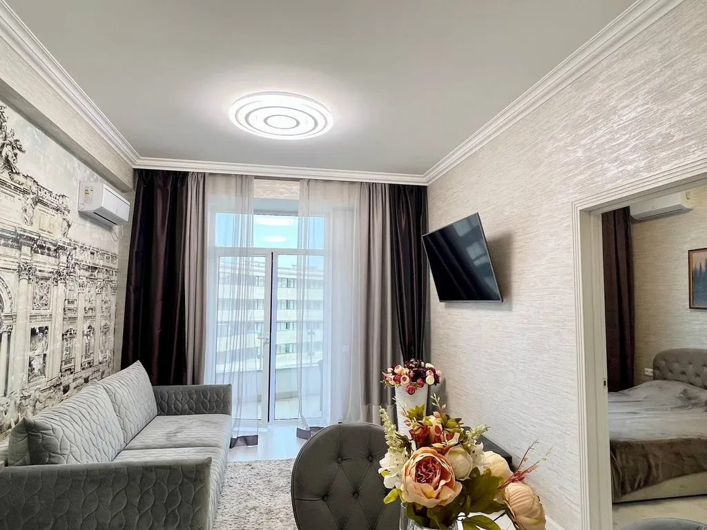 1-комнатная квартира в ЖК Лувр с видом на море и горы