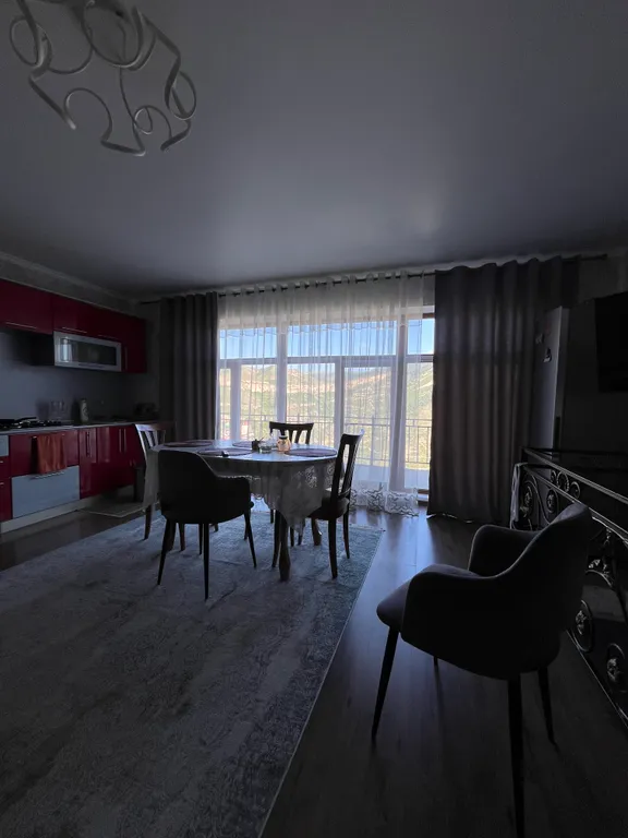 Дом с шикарным видом на горы