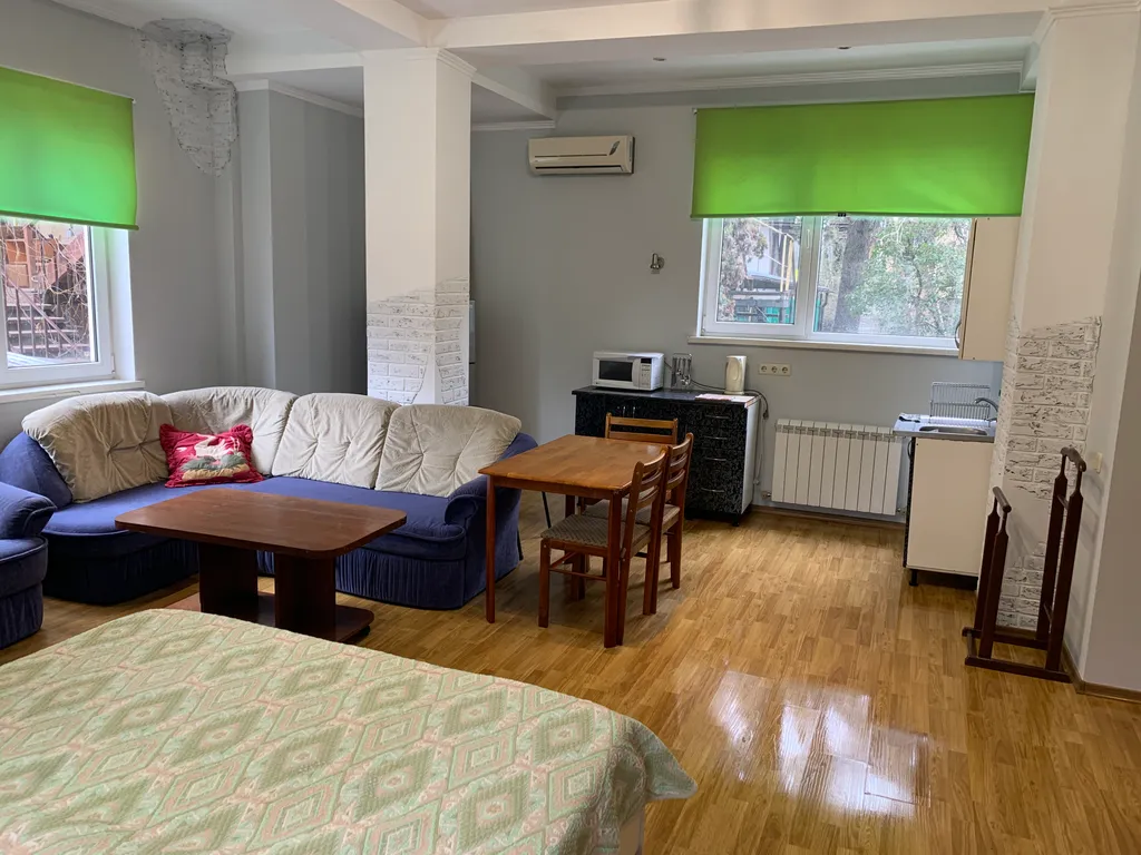 Апартаменты в самом центре до 5-ти человек с бесплатным паркингом