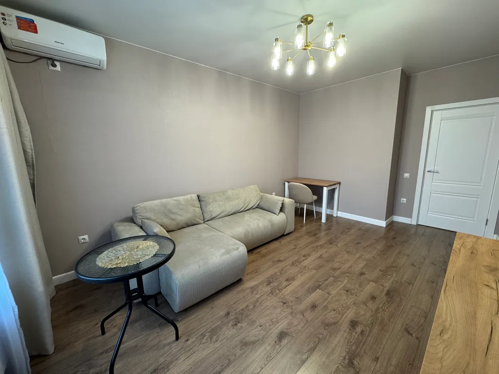 Современная, уютная квартира у парка, с прекрасным видом на море