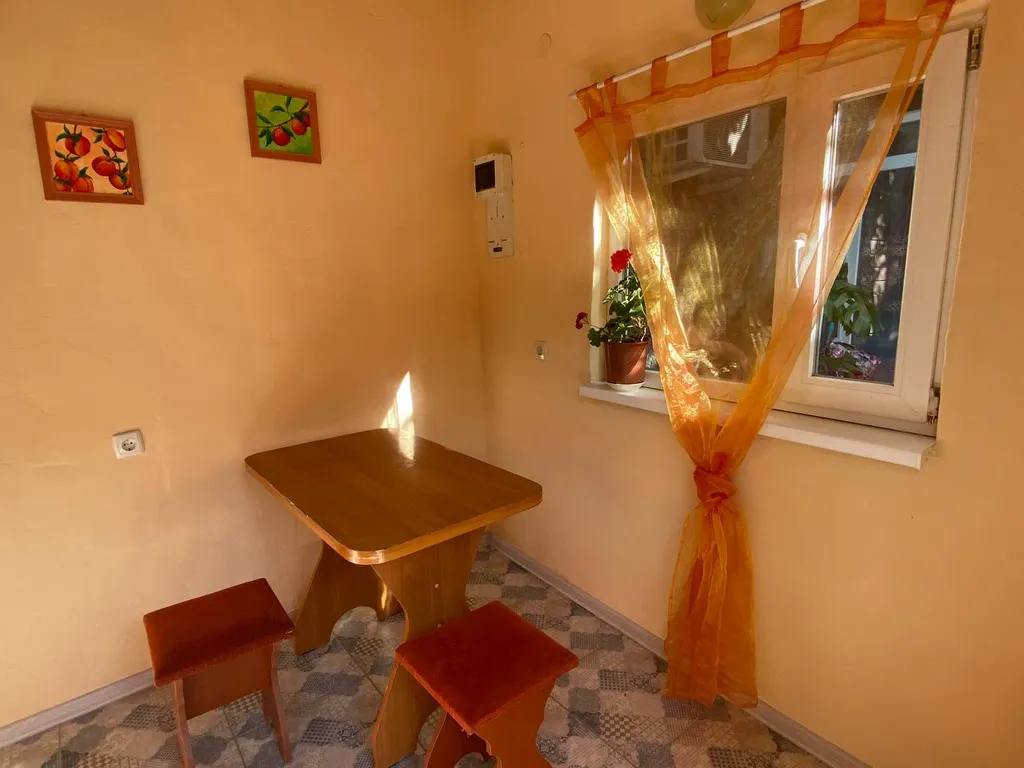 Уютный номер с удобствами рядом с морем