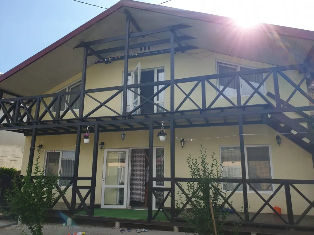 Частный дом (сдается только 2-й этаж)