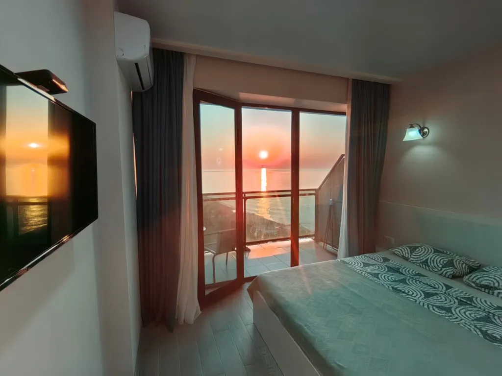 Апартаменты с видом на море и горы