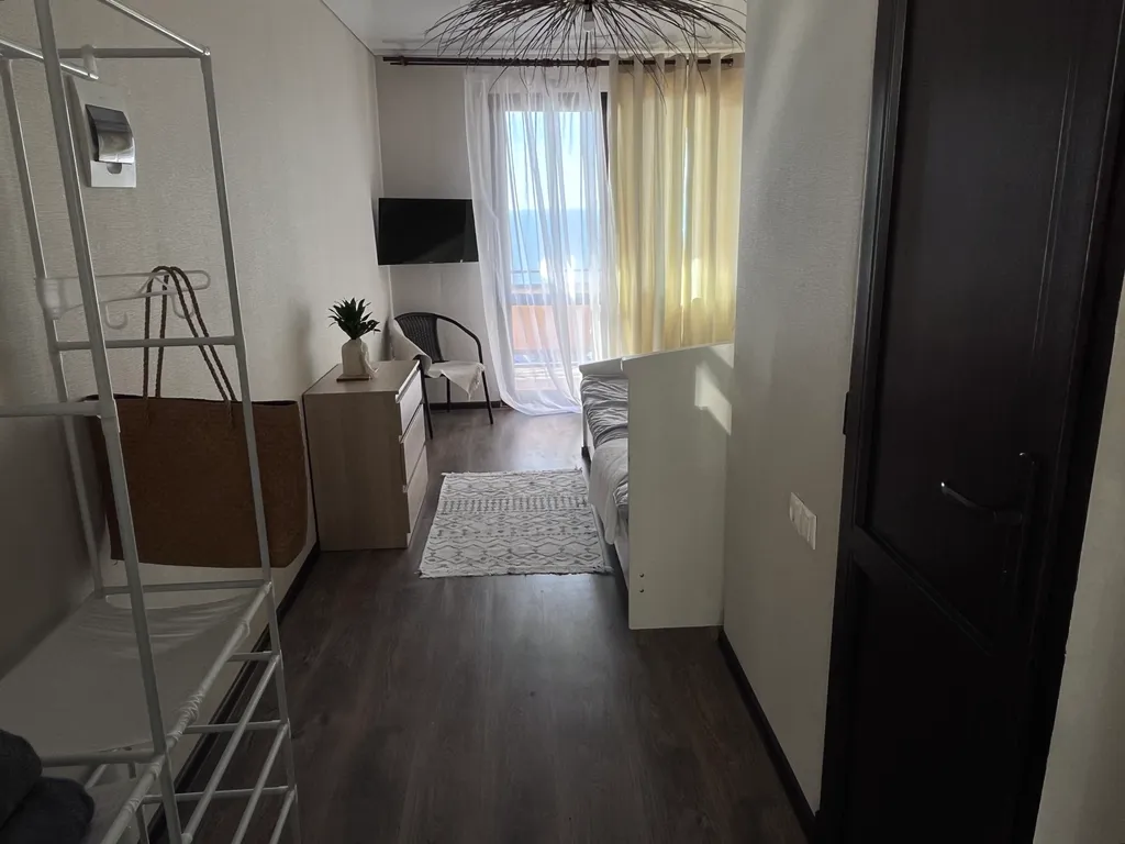 Дом на скалах с видом на море