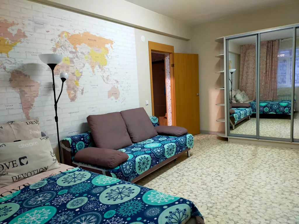 Квартира с балконом и видом на горы