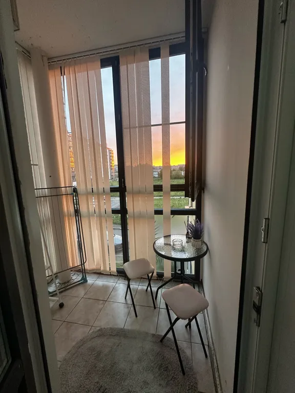 Квартира-студия с новой кроватью и кондиционером