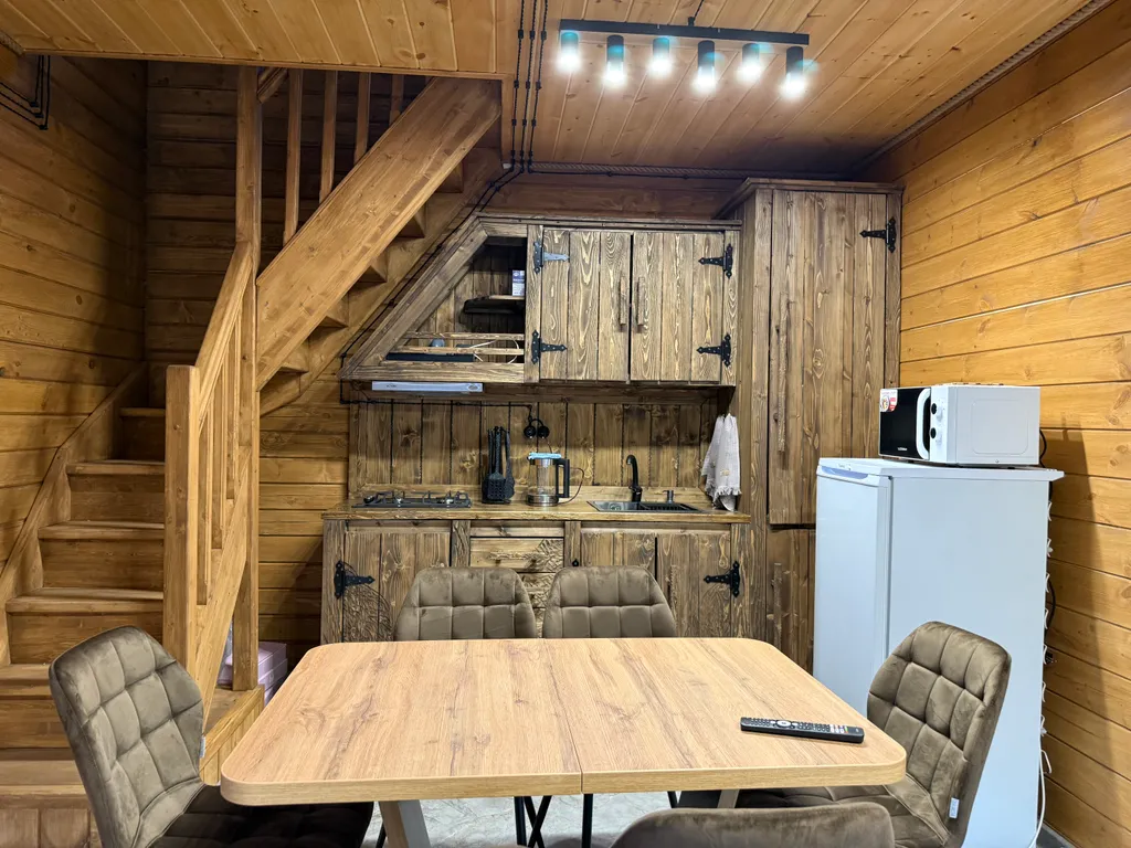 Сказочный двухэтажный коттедж в Терсколе - ваше окно в горное чудо