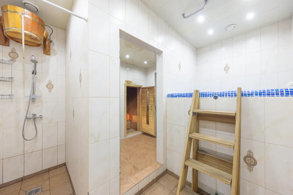 Просторный коттедж с бильярдом и сауной