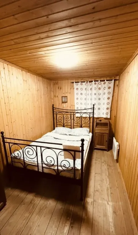 Большой дом с сауной на берегу реки Тулома с собственной территорией