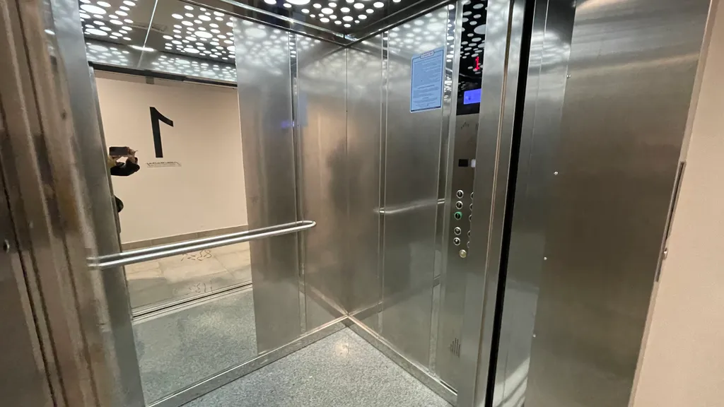 Уютная студия с видом на бассейн