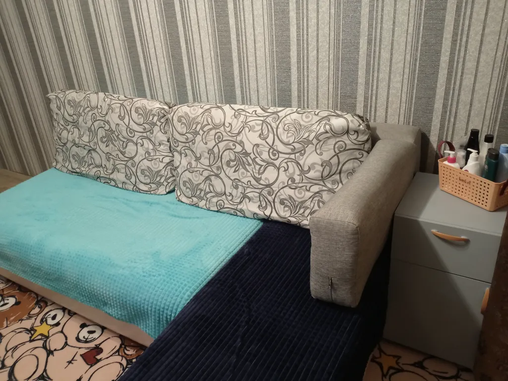 Уютная комната с балконом октябрьский район