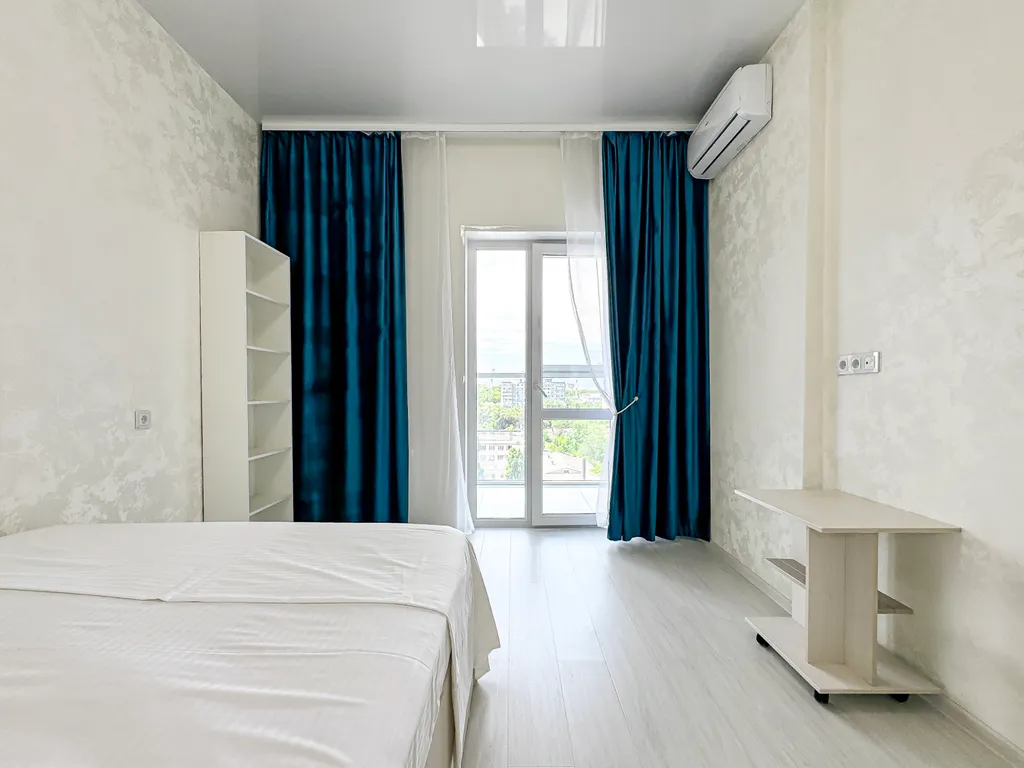 Евротрешка ЖК Регата на набережной с видом на море и горы