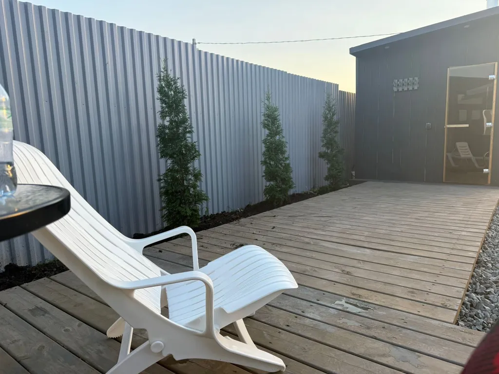 Баня, бассейн с подогревом и дом с видом на горы