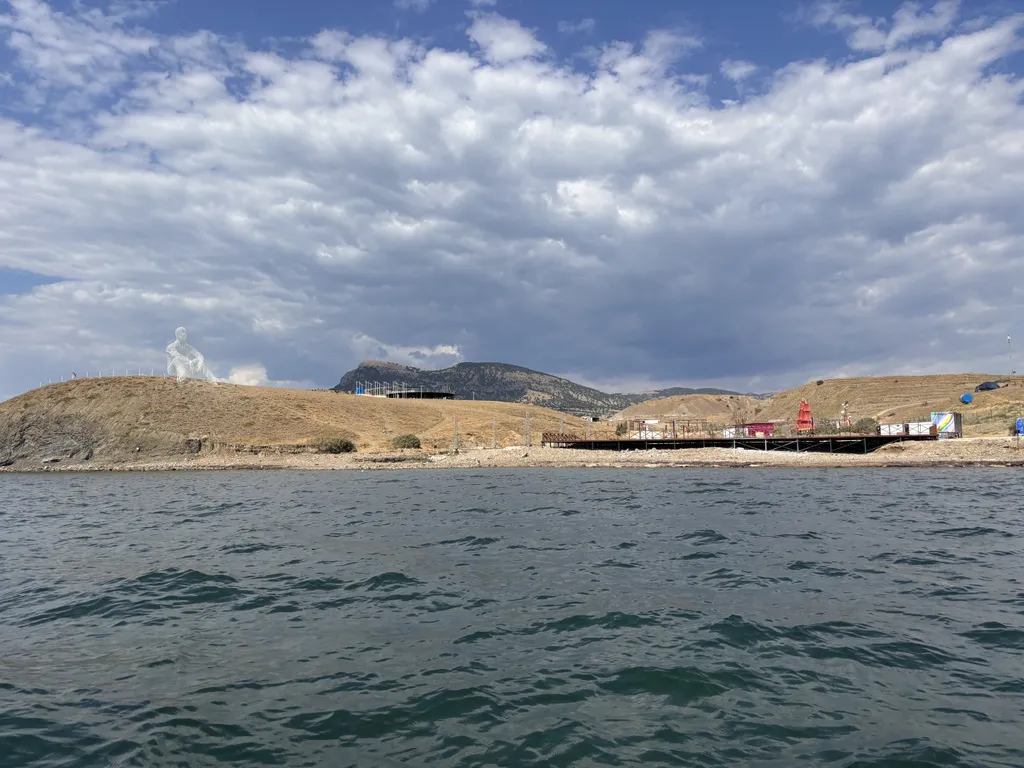 Новый комфортный чистый дом с террасой и видом на море на 1 этаже