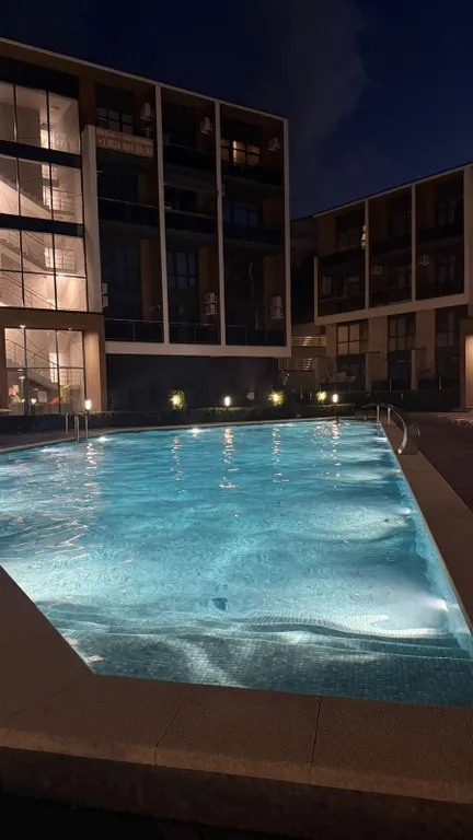 Новая квартира-студия бизнес класса с бассейном