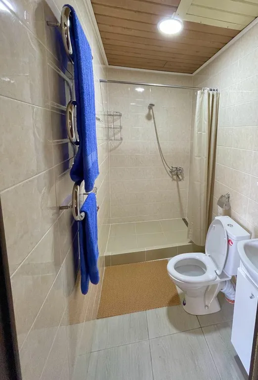 Уютный дом с видом на набережную в шаге от центра города