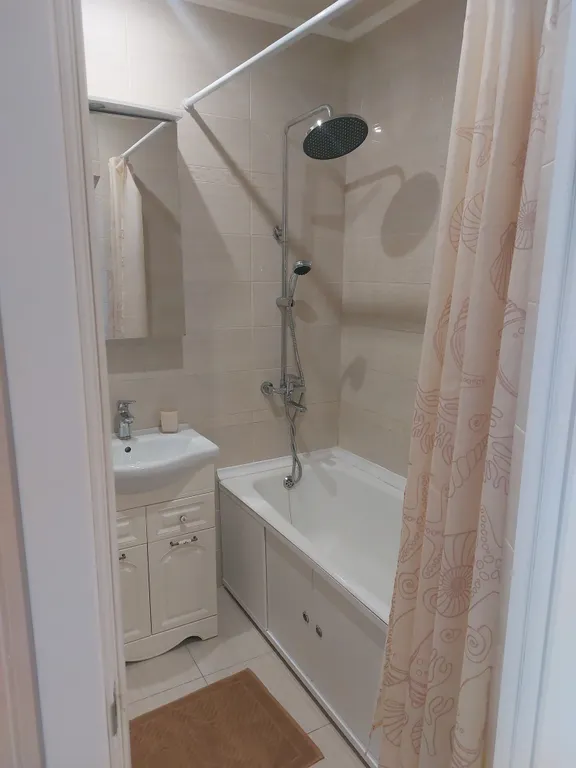 Светлая квартира с прекрасным видом из окна