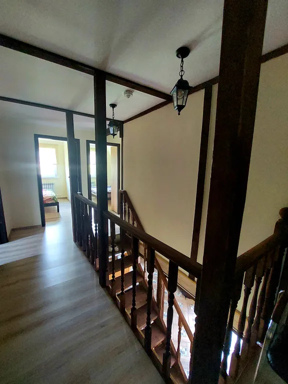 Большой коттедж у озера