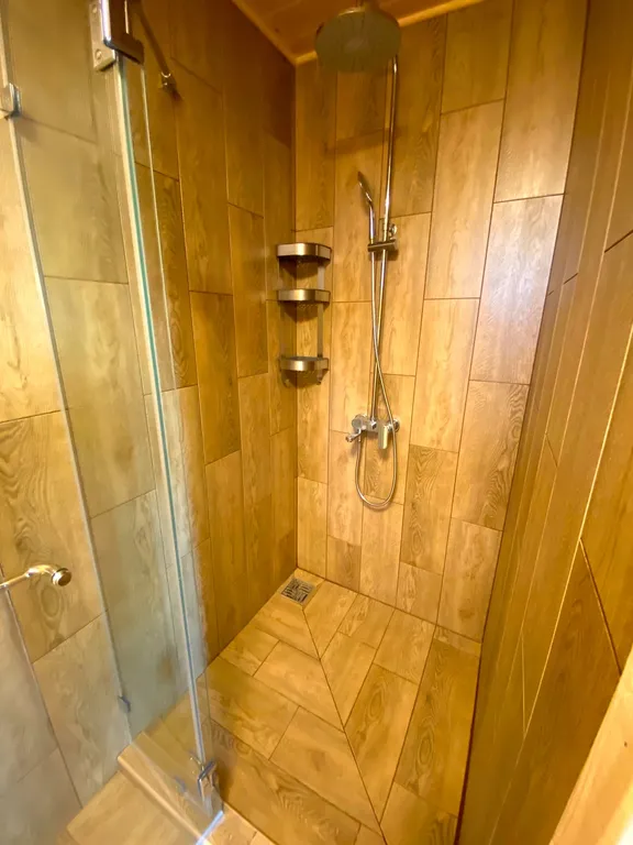 Дом Благодать у пруда с панорамными окнами